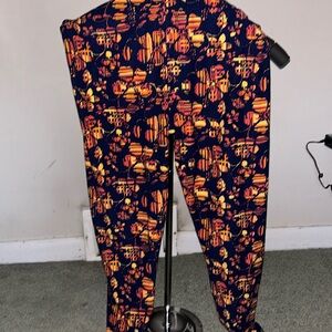 Tall & Curvy Lularoe Leggings.